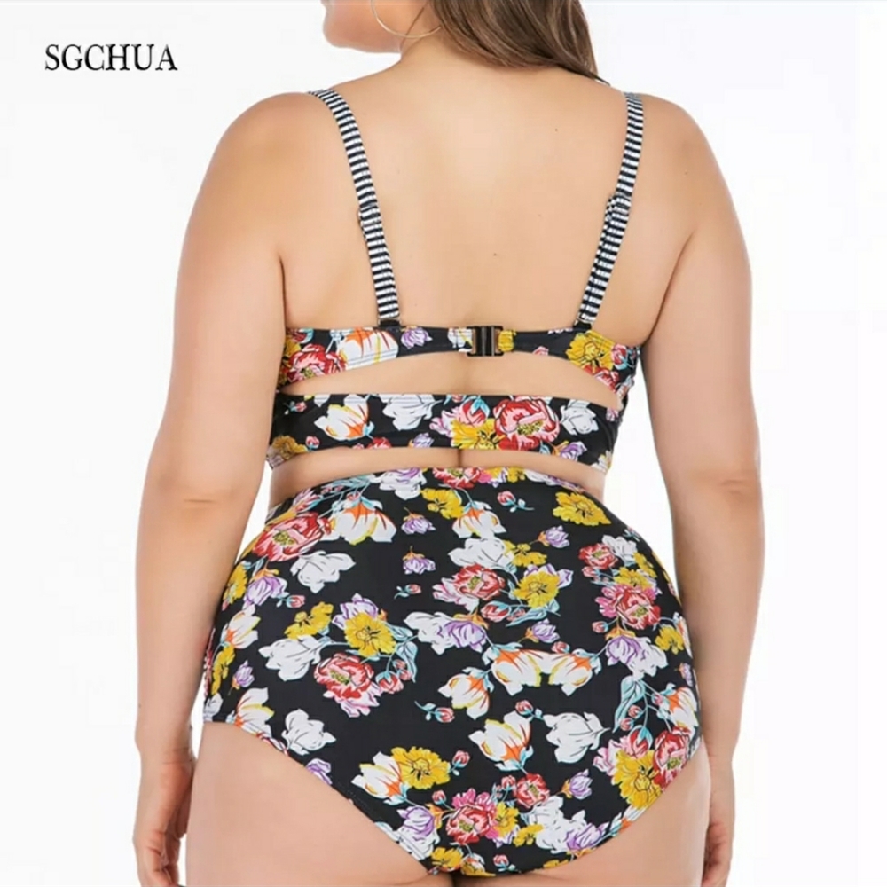 Beautiful floral plus size Swimsuit - Picture 3 of 6